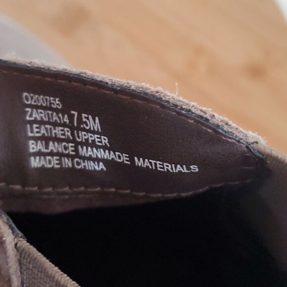 Me Too Womens Zarita 14 Taupe Suede Booties Ankle Boots Shoes 7.5M - Picture 9 of 10